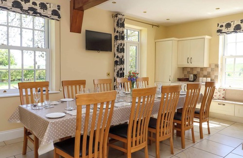 Buckton Cottage | FOREMAN'S HOUSE, family friendly, with open fire in Bridlington