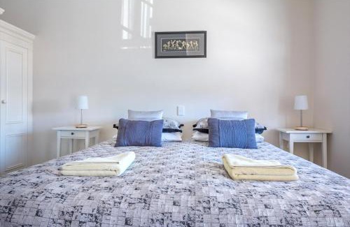 Albany Apartment | Foreshore Apartment 104