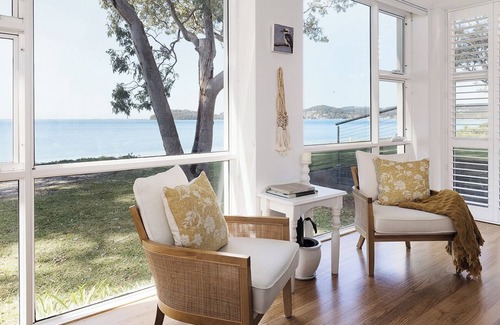 Salamander Bay House | Foreshore Beach House - Stunning waterfront home