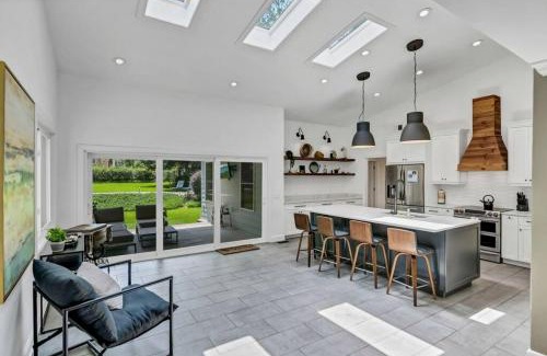 Forest Acres House | Forest Acres 5BR - Pool