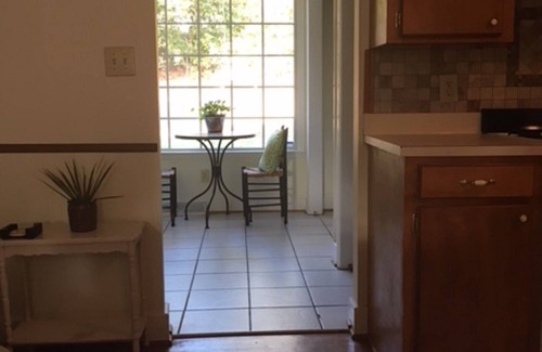 Forest Acres House | Forest Acres Bungalow - Ft.J 5min, USC/DT 10 min.
