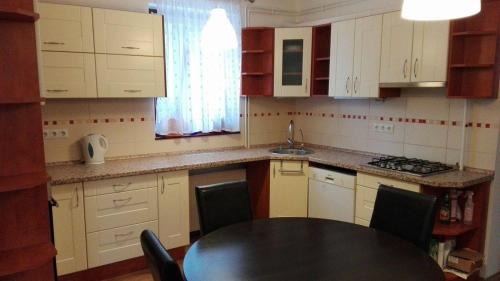 Pecs Apartment | Forest Apartmann