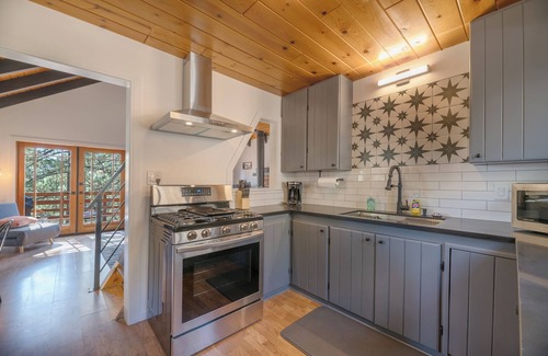 Fawnskin House | Forest Escape - Secluded Feeling, Forest Views, Fireplace, Deck