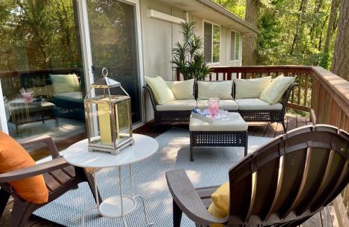 Western House | Forest Gallery- Mid-Century Modern With City Views