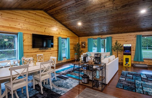 Hico Cabin | Forest Gap - Pizza oven, hot tub, EV charger