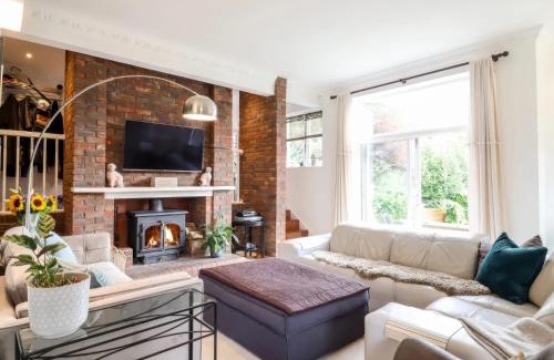 Farnham Common House | Forest Getaway