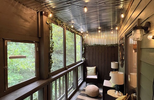 Avoca Condo | Forest Getaway & Golf at Lake