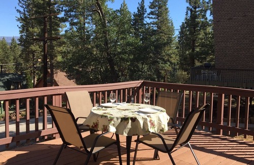Fawnskin Cabin | Forest getaway in Fawnskin, the quiet side of Big Bear