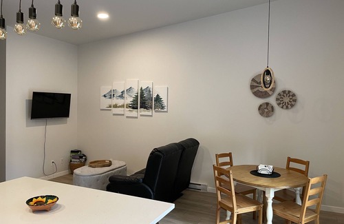 Mill Bay Cottage | Forest getaway - private secluded paradise escape