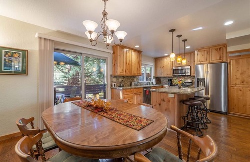 Lake Forest Condo | Forest Glen 3 Bedroom Condo