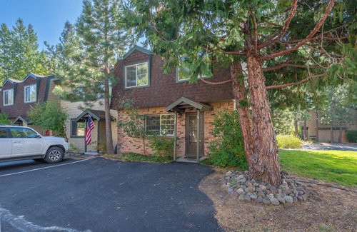 Lake Forest Condo | Forest Glen 3 Bedroom Condo