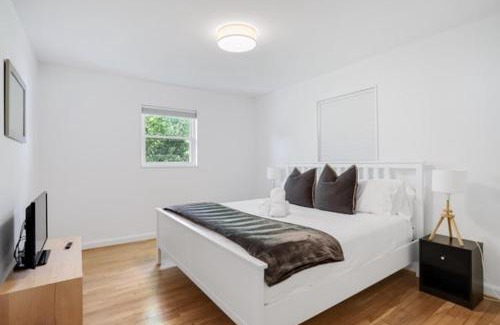 Forest Glen House | Forest Glen Silver Spring Gem - Parking