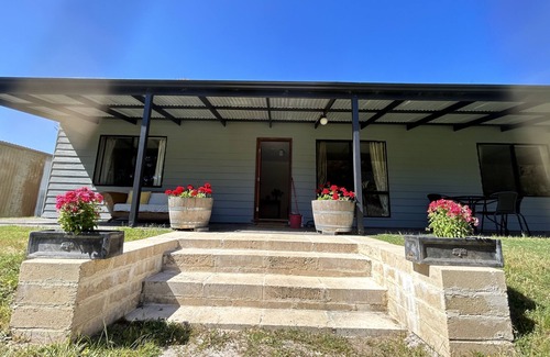 Forest Grove House | Forest Grove Farm Stay; a family friendly rural retreat