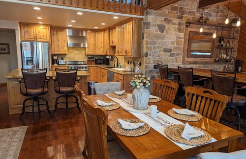 Munds Park House | Forest Haven at Munds Park w/forest access & walking distance to Lake Odell!