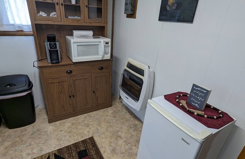 Coudersport Cabin | Forest Haven: Romantic 1BR Getaway For Two l Sleep 2