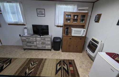 Coudersport Cabin | Forest Haven: Romantic 1BR Getaway For Two l Sleep 2
