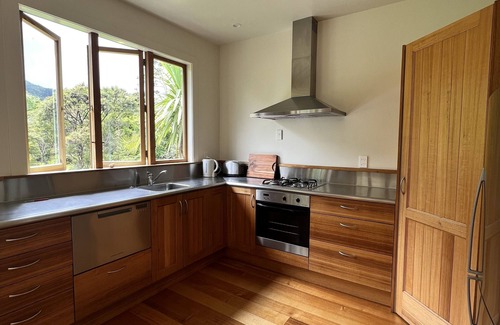 Coromandel House | Forest Hideawayn