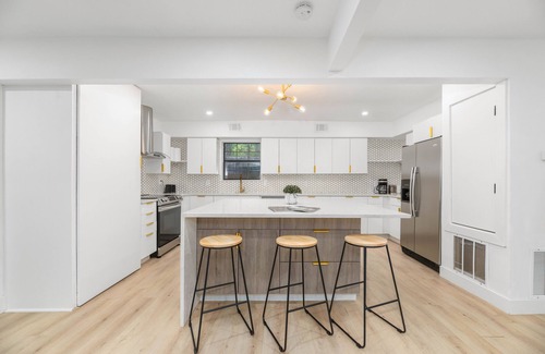 Dallas House | Forest Hill Family Hideaway- 4-Bed Retreat