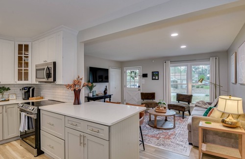 Forest Hills House | Forest Hills Cottage! Central location!