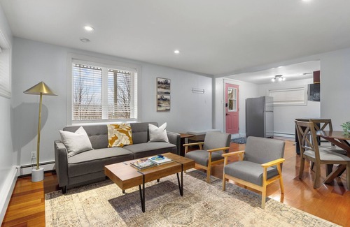 Quidi Vidi Apartment | Forest House 1 Bdrm | QV Lake View | Parking