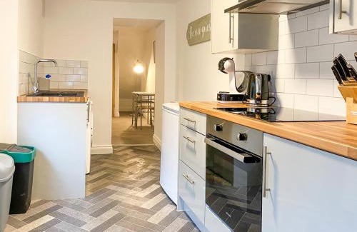 Cwmafan Apartment | Forest House by STAE-Homes