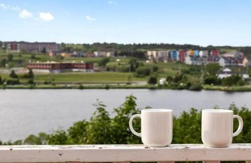 Quidi Vidi Apartment | Forest House Qv Lake View Parking