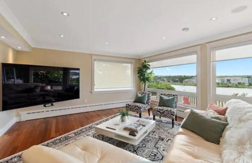 Quidi Vidi Apartment | Forest House Qv Lake View Parking