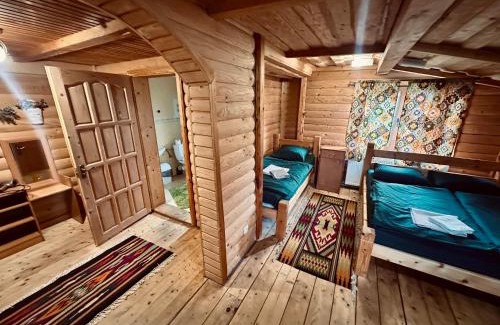 Yasinya House | Forest House
