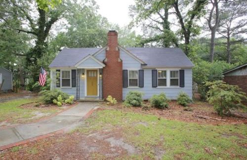 Forest Acres House | Forest Lake Hidden Gem 3 Min to Ft Jackson & Shops