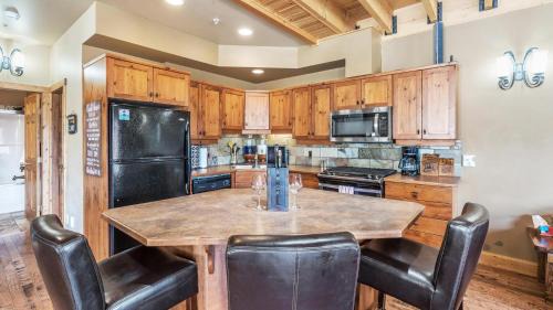 The Forest Apartment | Forest Lane Hideaway - Luxurious Family Friendly Home w Private Hot Tub