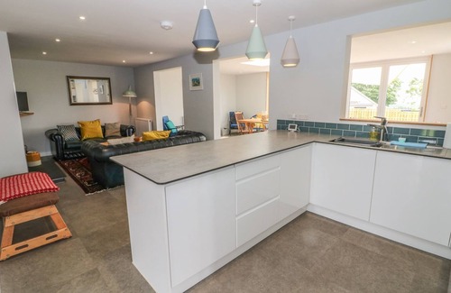 Dwyran Cottage | Forest Lodge