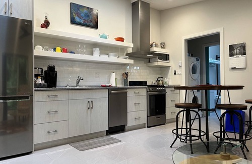 Comox Apartment | Forest Meadow Suite - modern, quiet, central location.