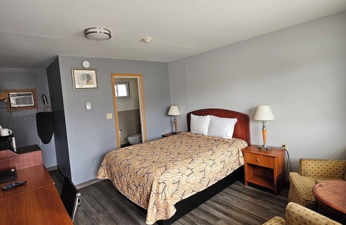 Mount Forest Hotel | Forest Plaza Motel