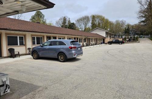Mount Forest Hotel | Forest Plaza Motel
