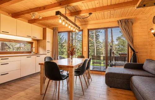 Velike Bloke Apartment | Forest Princess Chalet - Happy Rentals