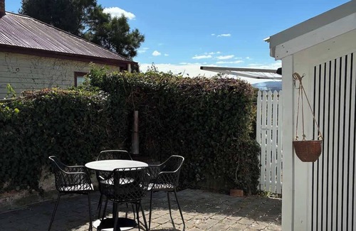Trevallyn House | Forest Rd Haven with Tamar River Views