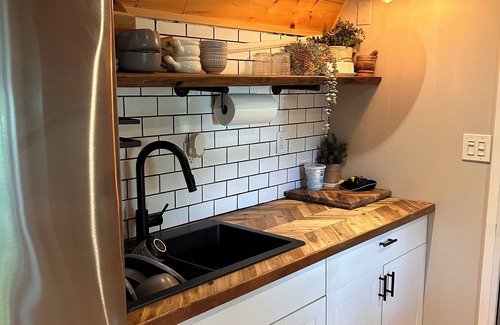 Killaloe Cabin | Forest Retreat: Cozy Cabin with Nordic Spa &Bunkie