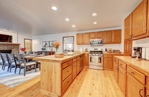 Evergreen House | Forest Retreat, Hot Tub, near Red Rocks.