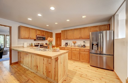 Evergreen House | Forest Retreat, Hot Tub, near Red Rocks.