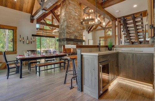 Homewood House | Forest Retreat W/Spa, Sauna, Pier Access (Cherry Lodge)