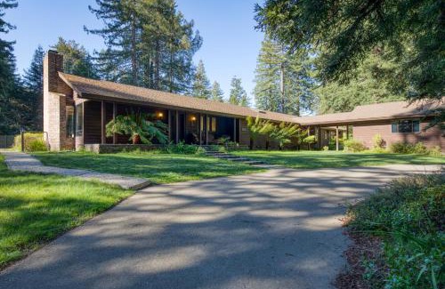 Freestone House | Forest Ridge - Private Pool, Hot Tub, Yoga Room and Sauna