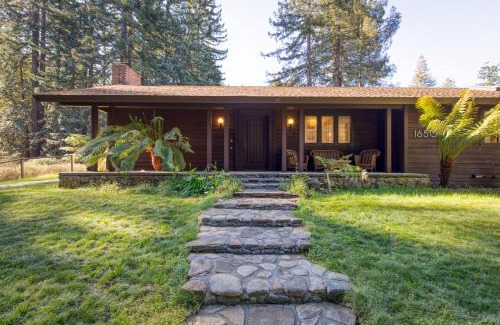 Freestone House | Forest Ridge - Private Pool, Hot Tub, Yoga Room and Sauna