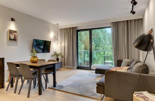 Gdynia Apartment | Forest Rivus Apartment with Parking by Lion Apartments