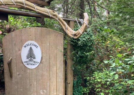 Ucluelet House | Forest Sweet Retreat Hot Tub & Wood Fired Sauna