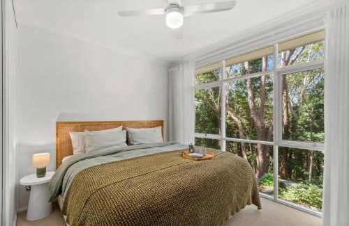 Austinmer House | Forest Trails Escape Bushland Serenity near Beach