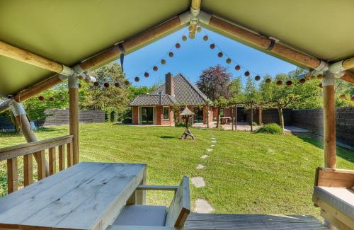 Zeewolde Villa | Forest Villa with shared pool & Eco Wellness