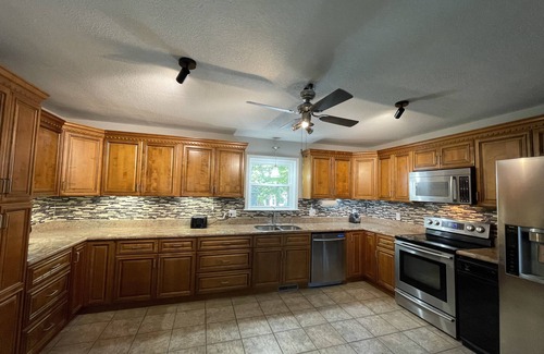 Beaver Shores House | Forest Waters Lake House w hot tub and fire places