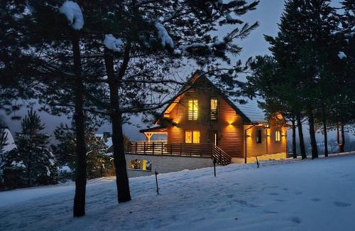 Regietow Villa | Forest Zen Małastów dom z prywatną balią z widokami na las