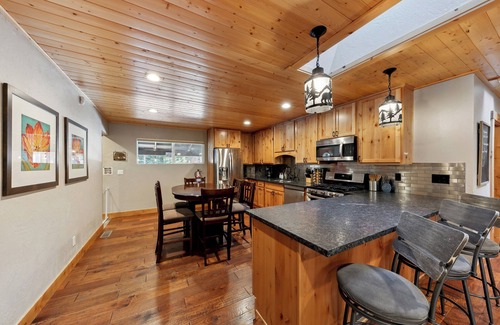 Tahoe Paradise House | Forested Family Getaway: Hot Tub, BBQ, Ping Pong