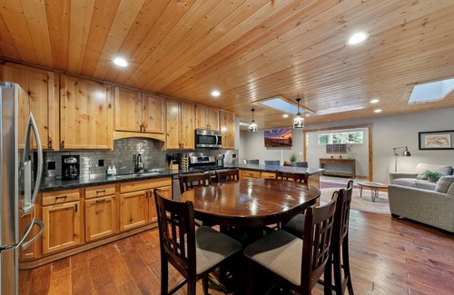 Tahoe Paradise House | Forested Family Getaway: Hot Tub, BBQ, Ping Pong